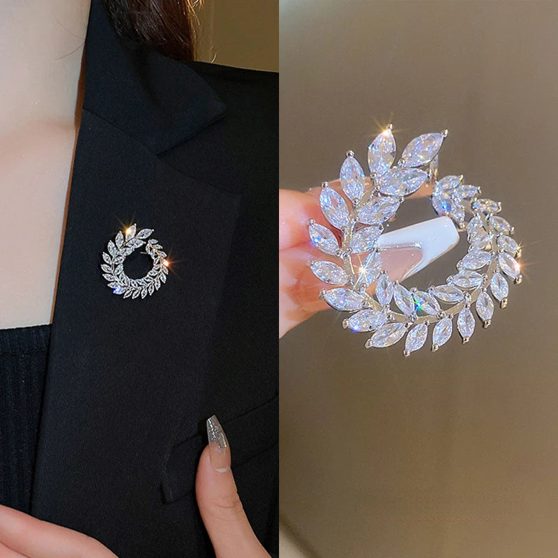 Zircon Luxury Leaf Brooch for Women Niche Temperament High-end  Simple Brooches Commuting Personalized Design Accessories
